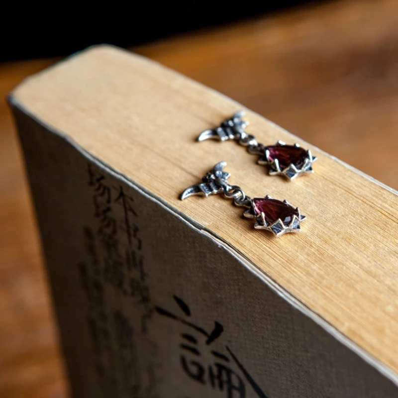 

New Personality Retro Creative Animal Bat Crystal Earrings Gothic Punk Earrings Ladies Fashion Party Earrings Holiday Gifts