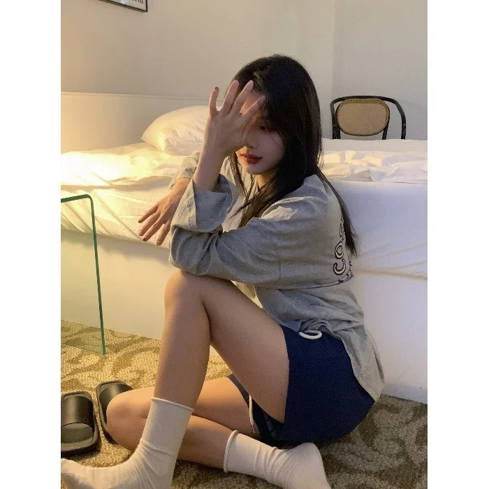 

2021gray Printing Round Neck T-shirt Women's Autumn and Winter Style Casual Slimming Long Sleeves Top