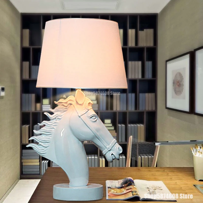 Скандинавские роскошные золотые головки лошади настольные лампы смола для