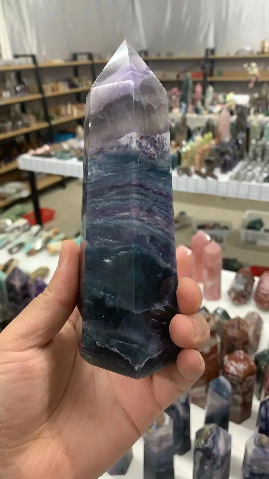 

Pierre minrale quartz fluorite rayures de couleur naturelle, tige hexagonale de traitement, dcoration de la maison