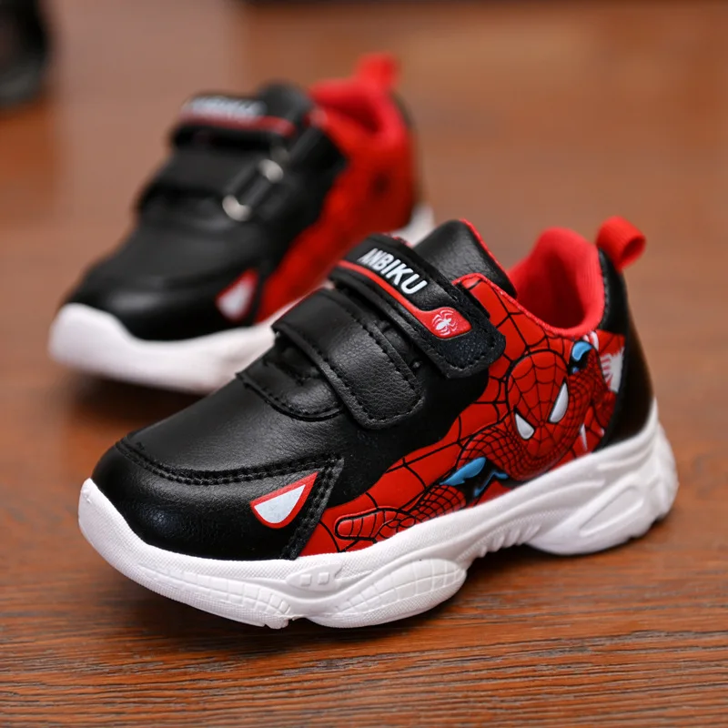 Теннисные туфли для мальчиков с рисунком Человека паука дышащие кроссовки бега