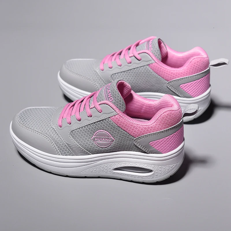 Женские кроссовки увеличивающие рост на танкетке дышащие спортивные для