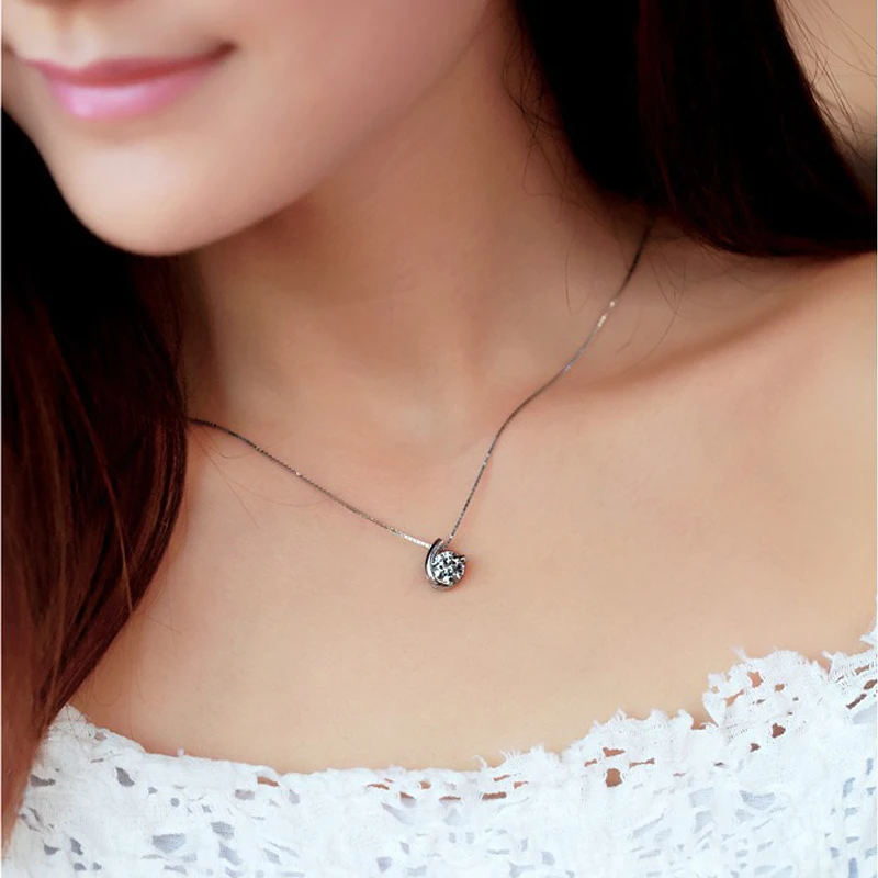 

Женская цепочка с подвеской в виде Луны, из серебра 925 пробы