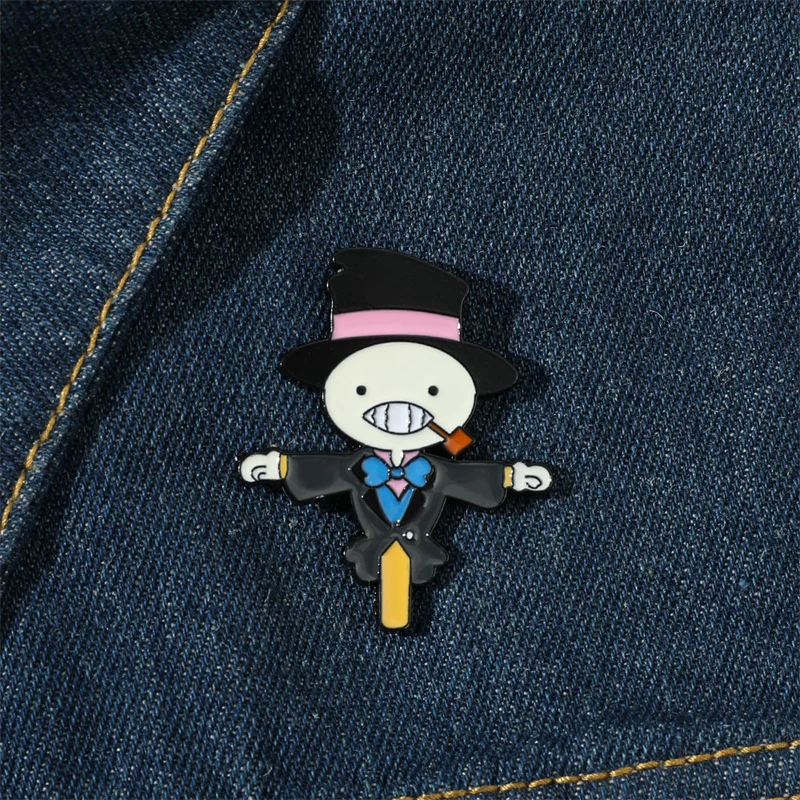 

Free Shipping Wholesale 10Pcs/Lot Miyazaki Hayao Anime Howls Moving Castle Brooch Cute Cartoon Character Scarecrow Prince Pin