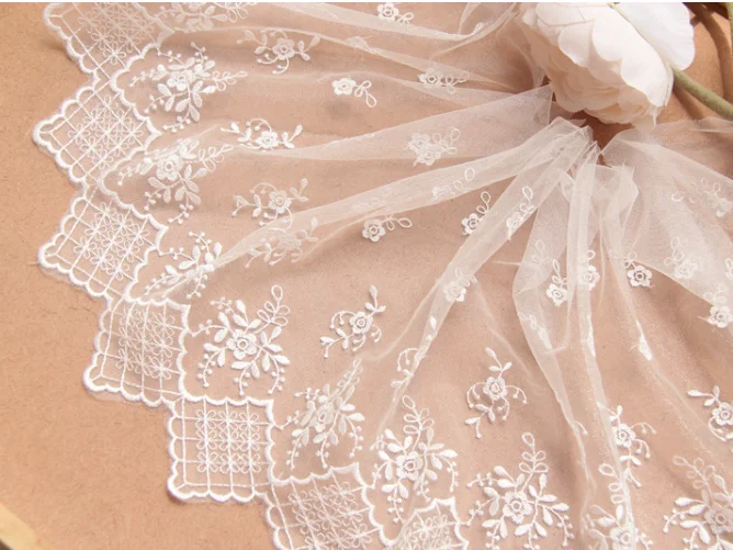 1 Флейта: 22 см Великолепная кружевная рубашка с вышивкой из роз и ткань отделкой