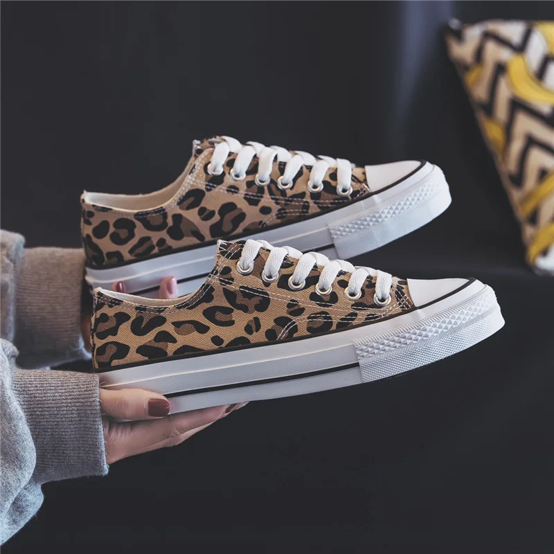 Новинка женская парусиновая обувь с леопардовым принтом сезон лето Классические