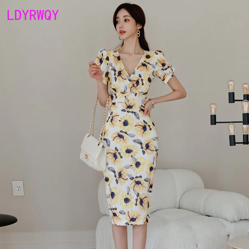 

LDYRWQY 2021 Summer New Product Temperament V-neck Slim Printed Pack Butt Fashion Dress Korean Short Sleeve