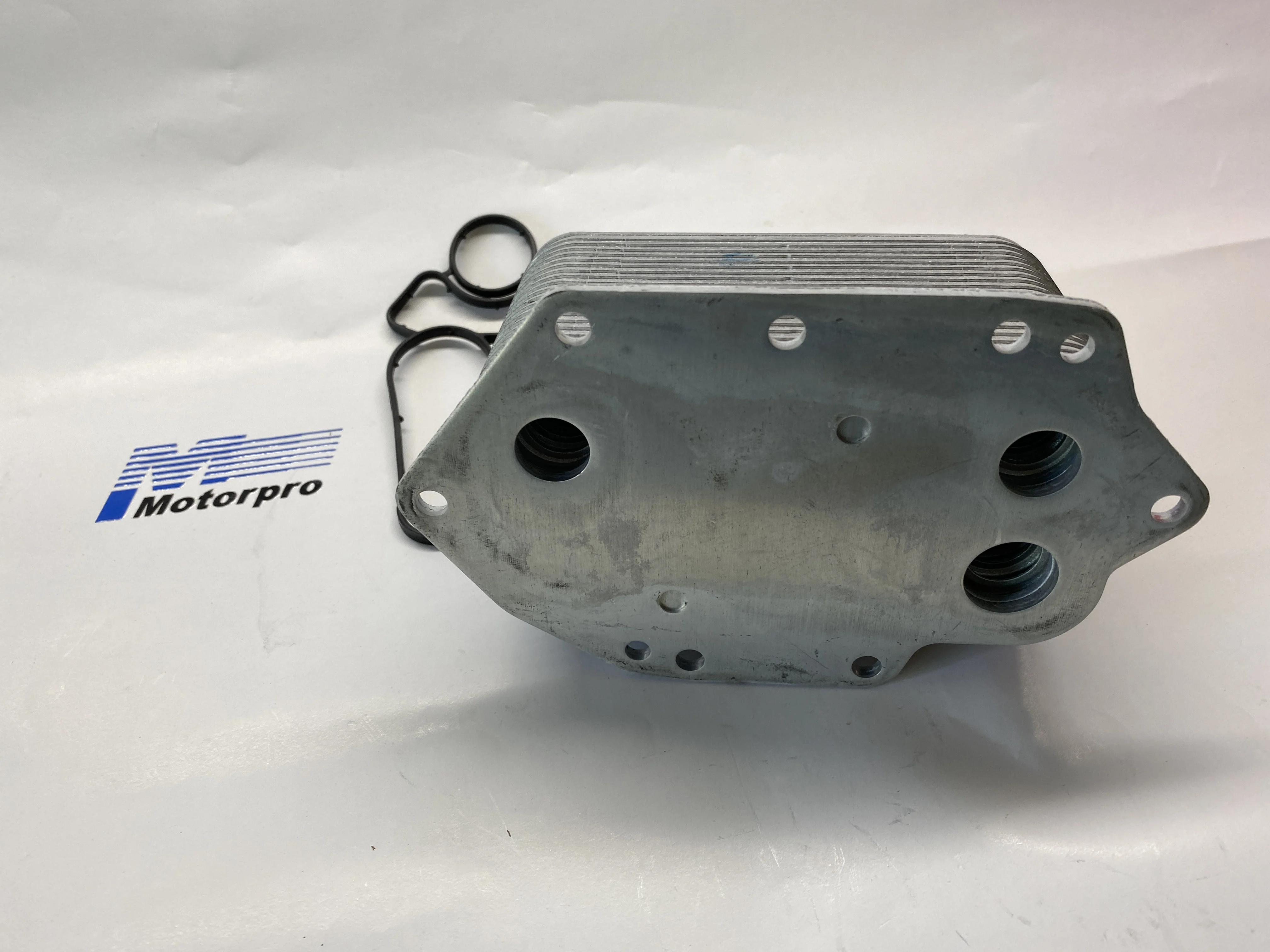 Автомобильный теплообменник масляный радиатор двигателя для BMW X5 E53 E65 E70 3.0D 325d 330d