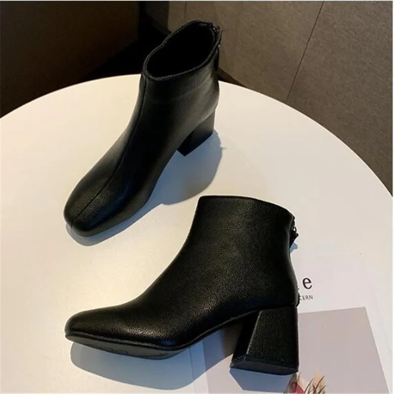 

New Fashion Leather Ankle Boots Women Thick High Heels Zipper Pointed Toe Autumn Winter Woman Shoes Square Heel White Black 2020