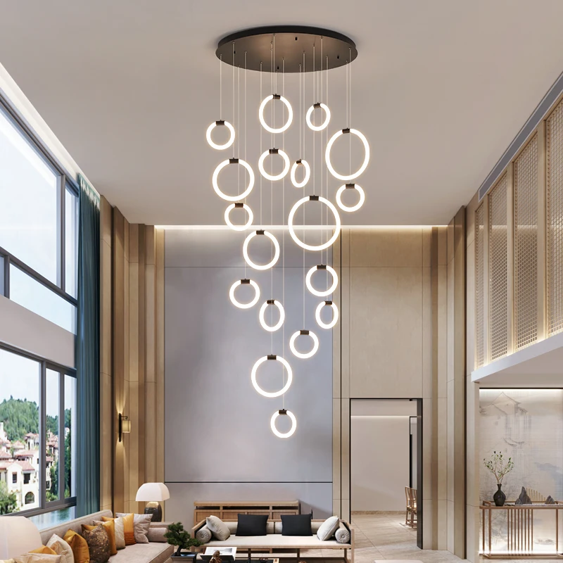 売却 デュプレックスアパートリビングルームにはシャンデリアスパイラル階段つりランプダイニングルームの天井ぶら下げライト現代屋内光