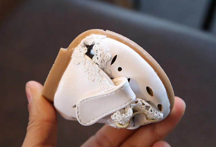 Новинка летняя детская обувь модные кожаные туфли милые детские сандалии для