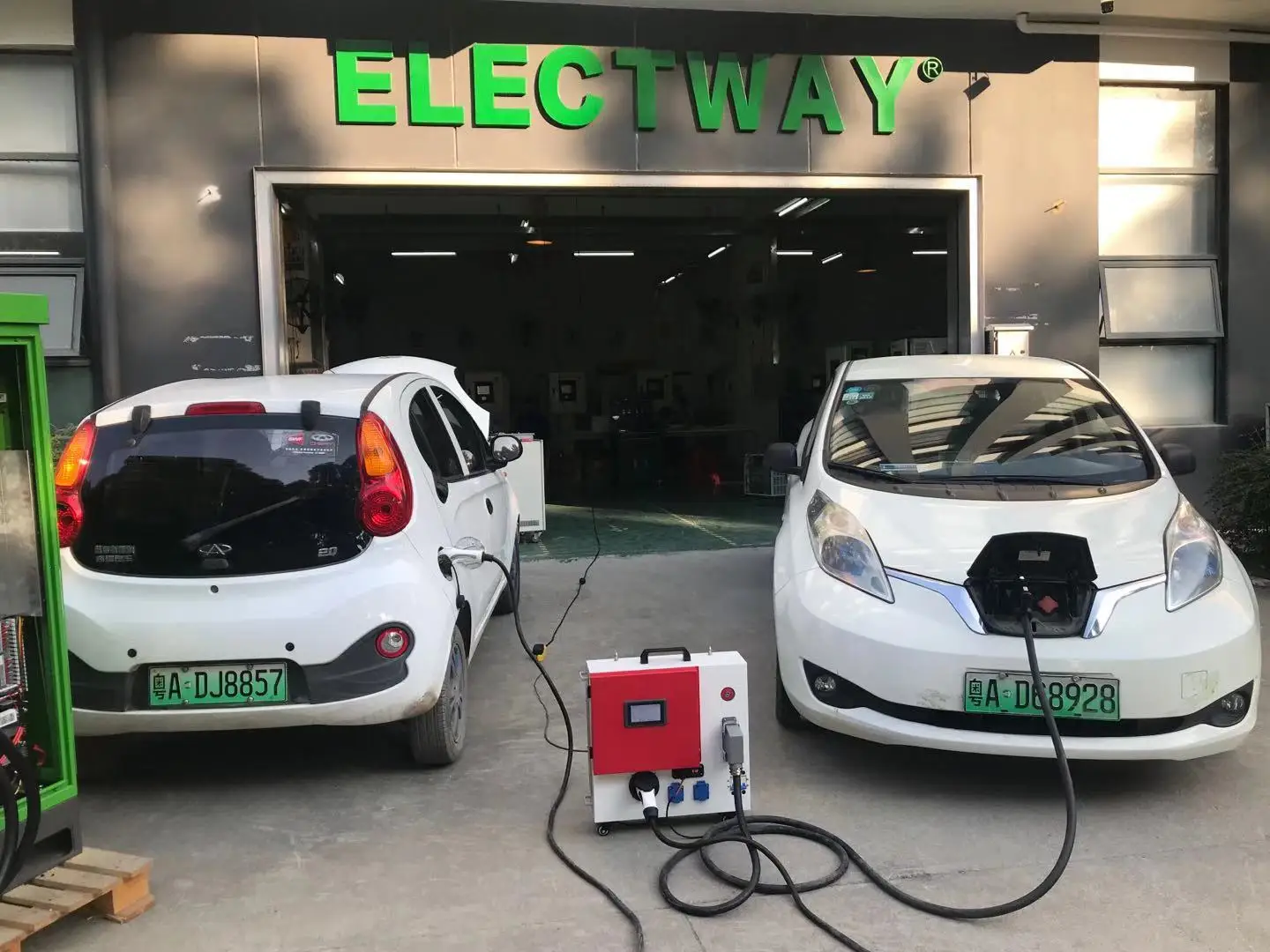 

ELECTWAY Portable 4KW Chademo Vehicle to car V2V solution