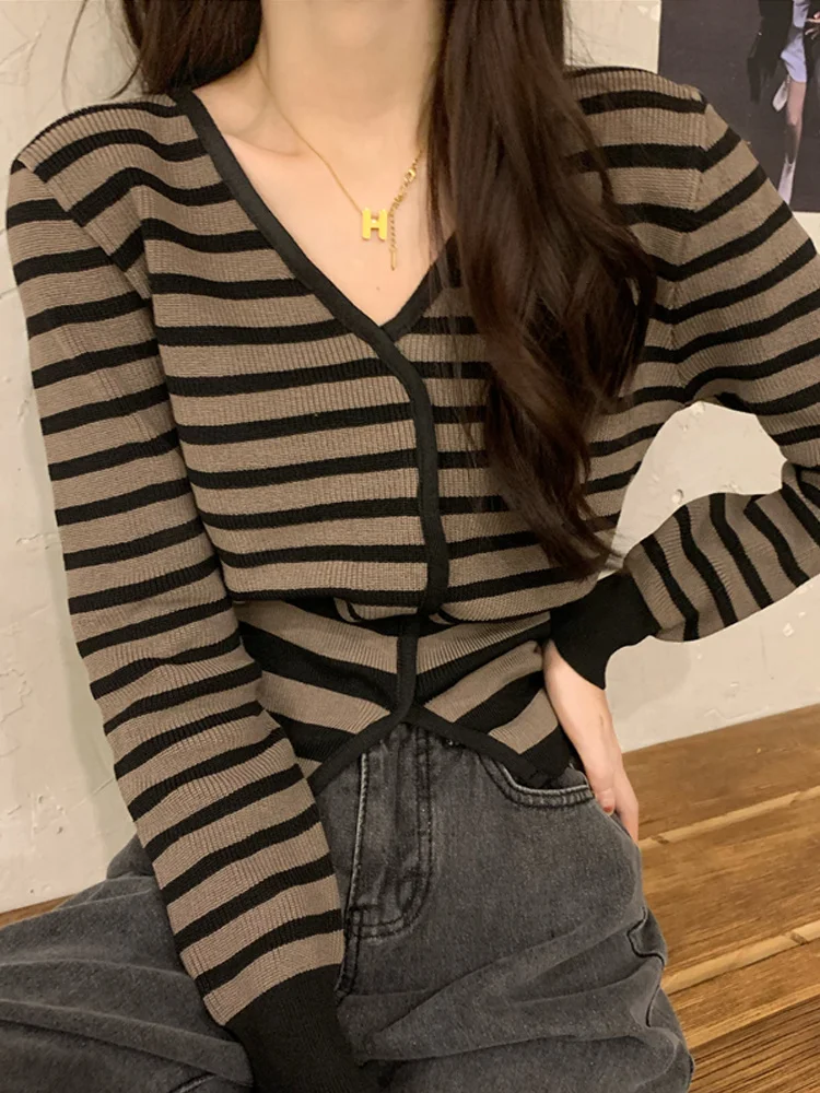

Свитер контрастных цветов в полоску с V-образным вырезом и длинным рукавом, Ранняя осень 2021, топ, Женская свободная тонкая короткая рубашка с...