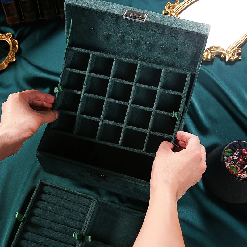 WE Exquisite 3-layes Green Flannel Jewelry Box Home Jewelry Organizer Necklace Earring Ring Watch Storage Box for Women Gifts
