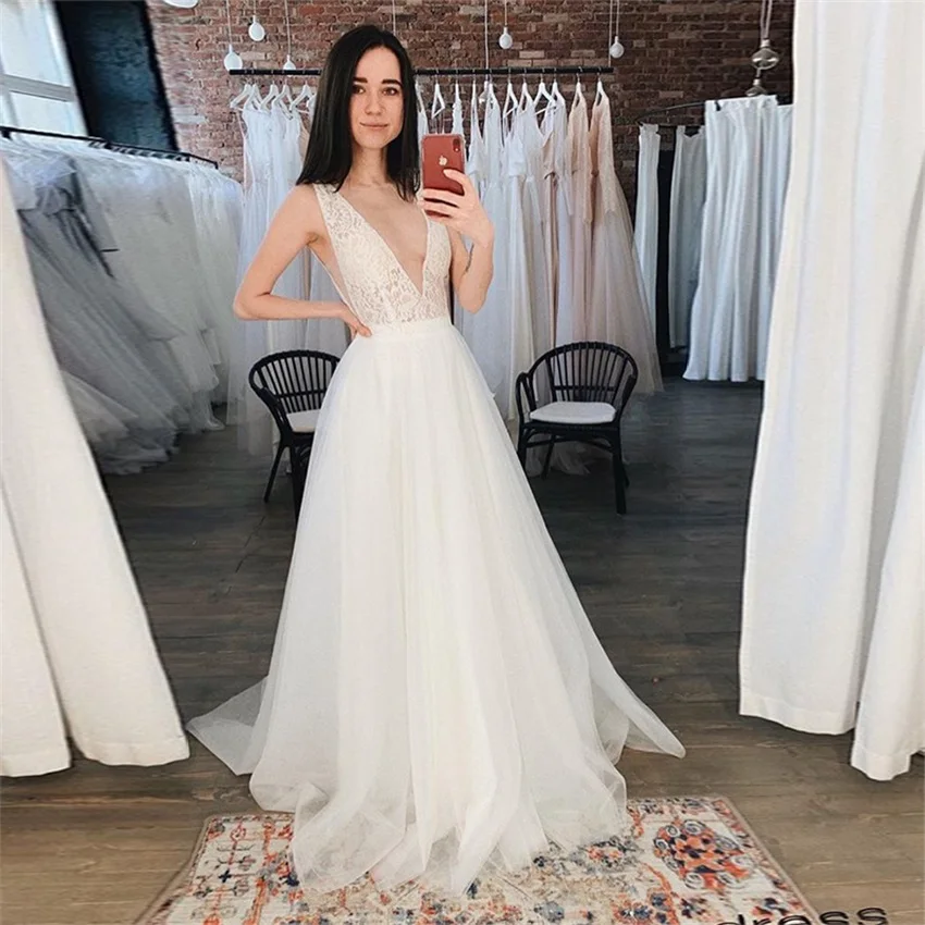 

Sexy V-neck Wedding Dress Illusion Bodice Lace Top Tulle Skirt Vestido De Novia 2020 Sweep Train Backless Beach Bridal Dresses