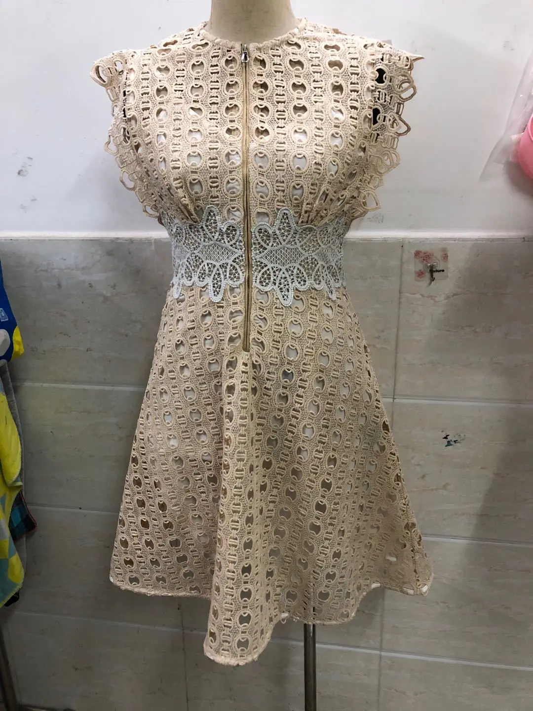 

Fadan s family's 20 spring and summer new sleeveless sweet lace cut-out dress women's sfpro01010