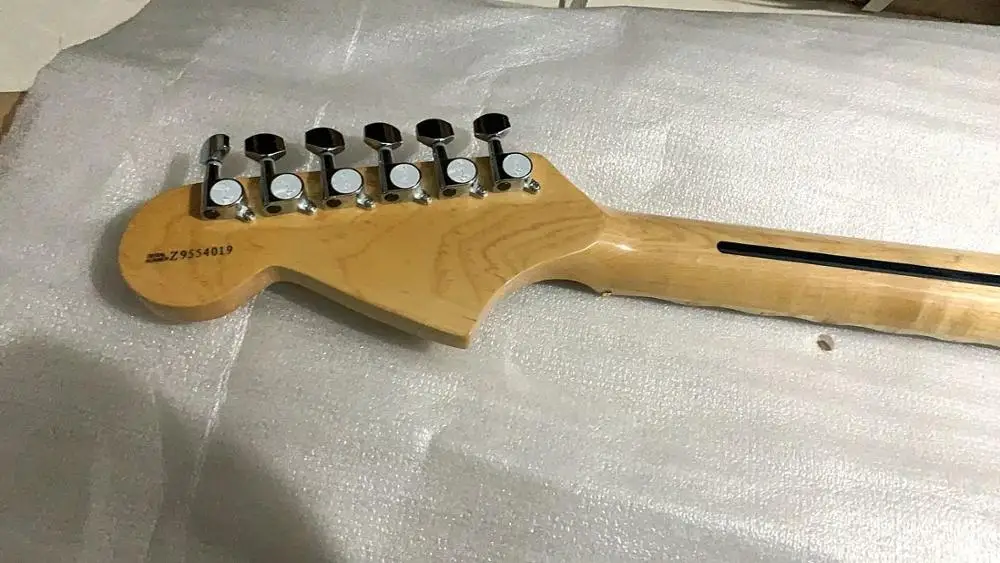 Бесплатная доставка новая электрическая гитара Yngwie Malmsteen с зубчатым грифом в