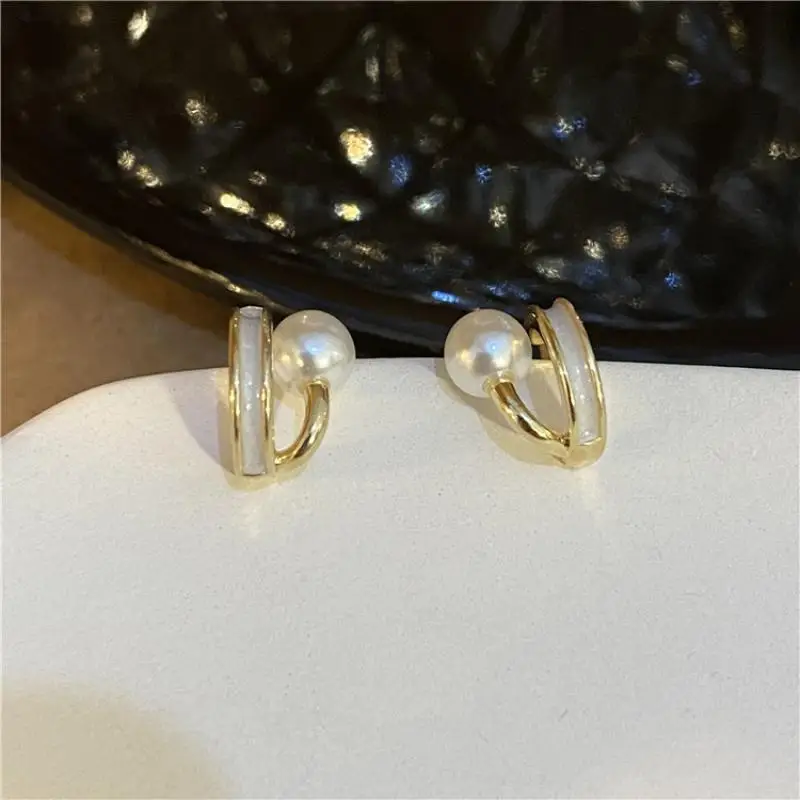 

Natural Mother-Of-Pearl Earrings Design Sense Female Korean Temperament Wild Simple and Niche Earrings 2021 New Earrings