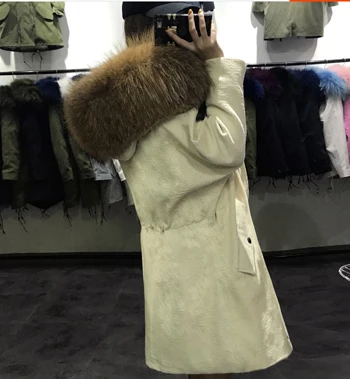 Куртка женская Вельветовая с капюшоном из натурального меха енота темно-зеленый