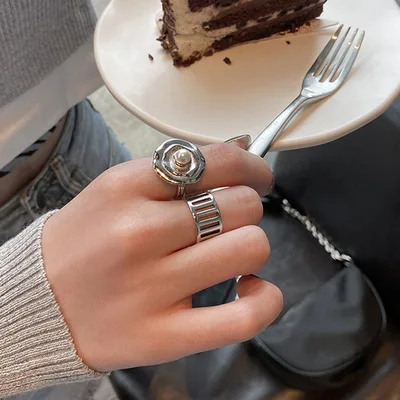 

Simple Geometric Ring For Men And Women Pearl Opening Ring Korean Version Fashion Minority Design Temperament Accessory 2021