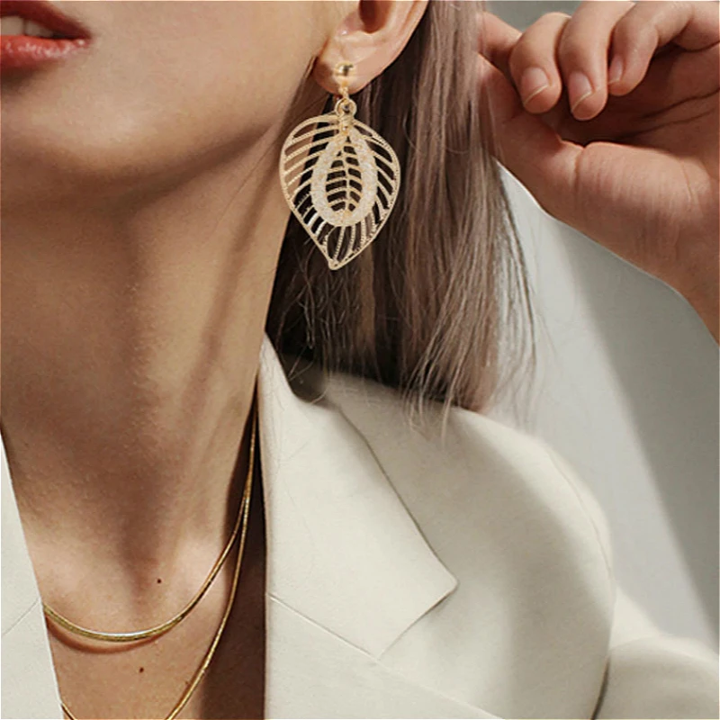 

Fashion Simple Leaf Dangle Drop Earrings 2020 Women Hollow Korean Style Statement Earrings Jewelry Kolczyki Damskie