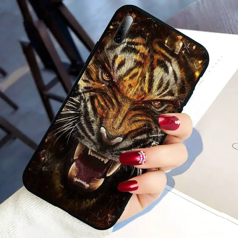 

Cute Animal Tiger Wolf lion black Phone Case For Xiaomi 8 9 10T 11 Lite pro Note 10 Pro Lite cc9 pro Cases Cover
