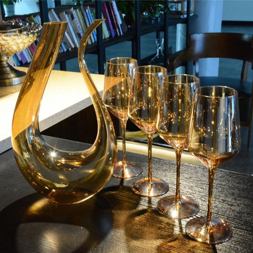 

Creative Gold Wine Glass Electroplate Goblet Whiskey Glass Dinner Decor Handmade Crystal Glass For Party Wedding Flutes Glass
