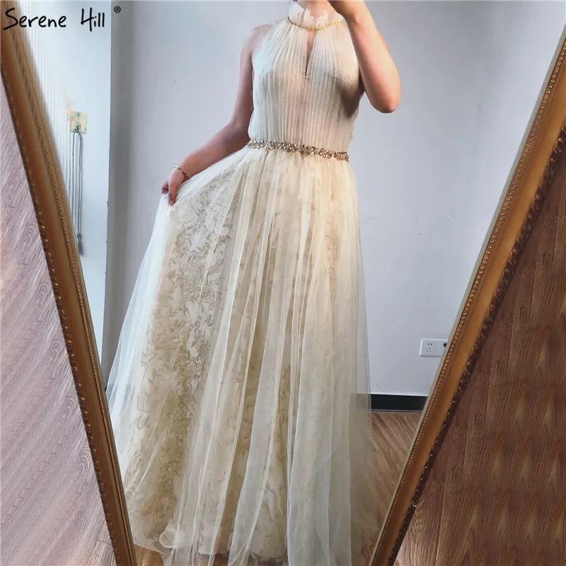 Простые платья для выпускного цвета шампанского трапециевидного силуэта с