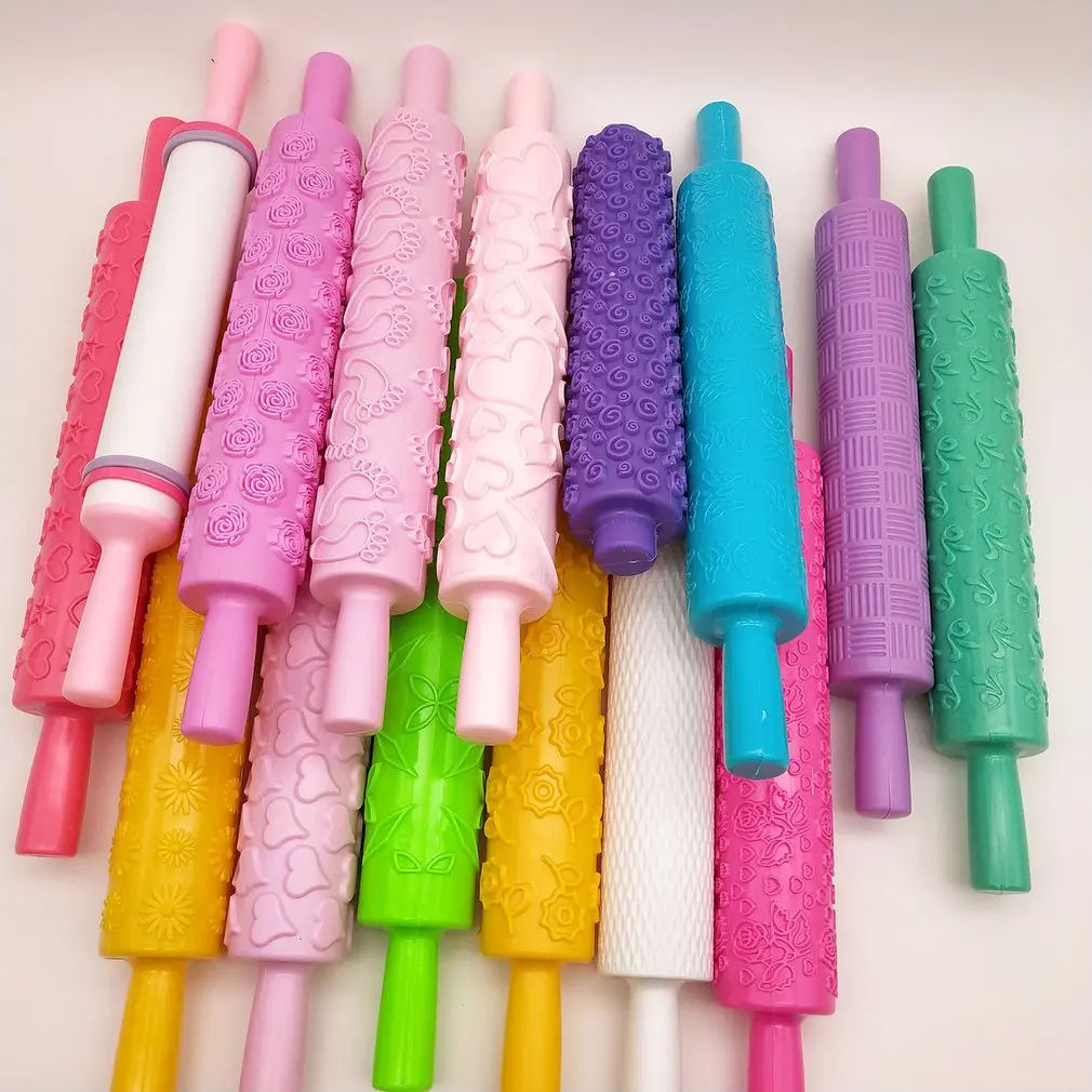 Pastic антипригарный инструмент Fondant Rolling Pin Портативный рельефный Скалка Сердце