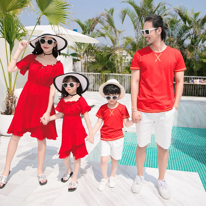 

Семейная Одинаковая одежда, летнее красное платье для мамы и дочки, семейный образ, футболка и шорты для папы и сына, парные наряды