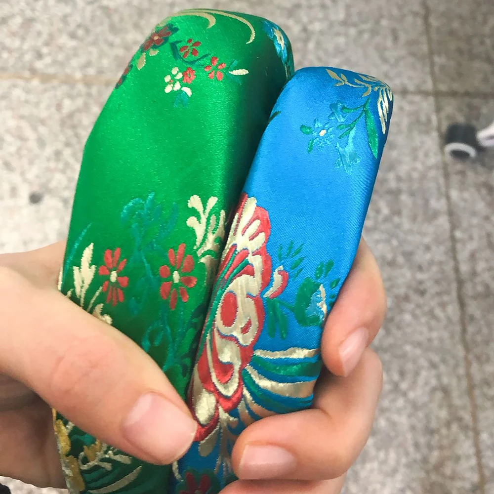 Levao, повязка на голову с цветочным принтом, с подкладкой, с вышивкой, атласная Толстая тюрбан, повязки на голову для женщин и девочек, Зимняя повязка на голову, обруч для волос, головной убор
