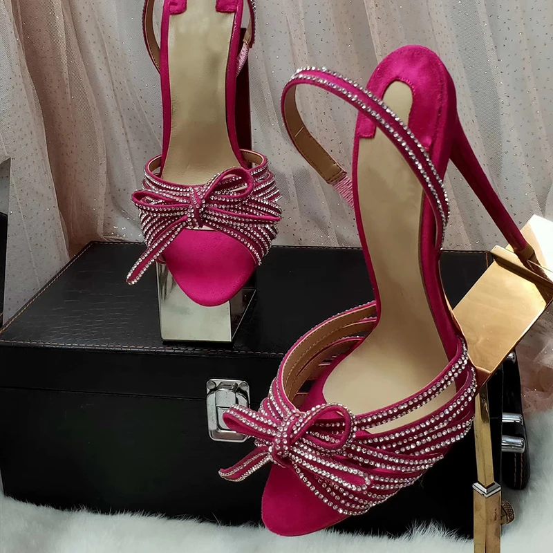 Женские босоножки на высоком каблуке из замшевого материала с блестящими