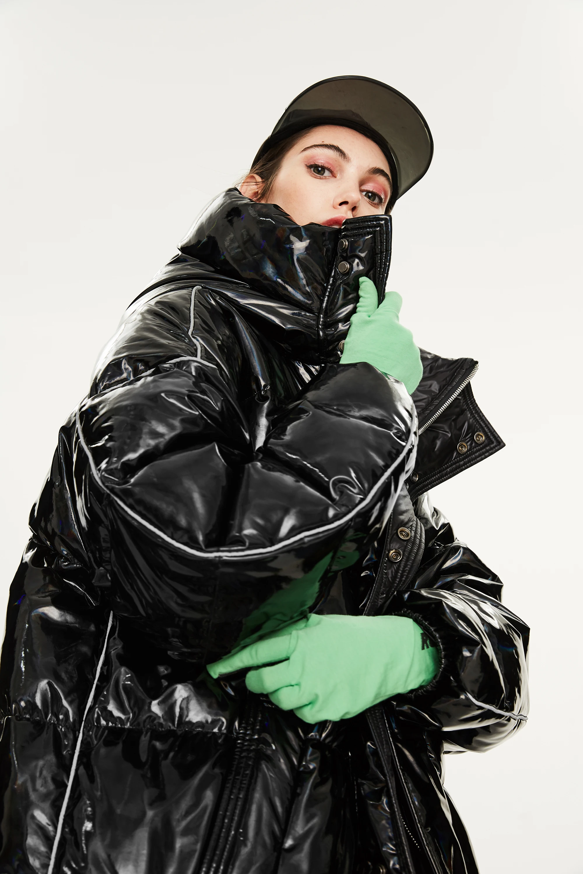 Женский удлиненный пуховик серебристый утепленный свободный для пар новинка 2020 |