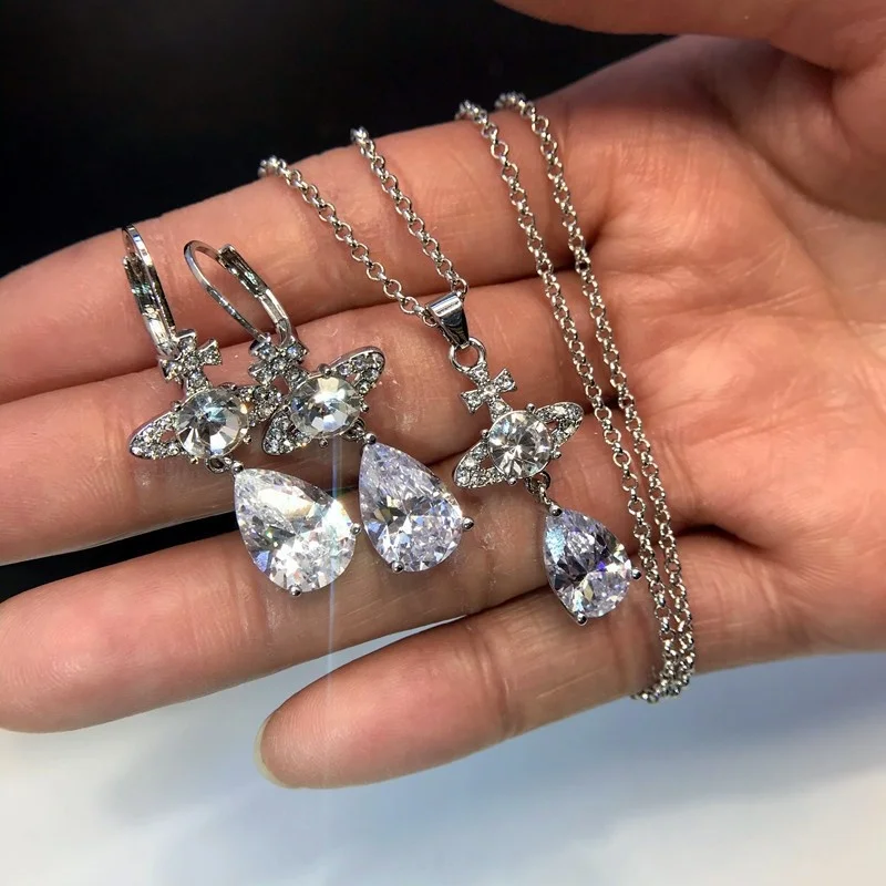 

Punk Crystal Planet Saturn Shining Charm Necklace Rhinestone Copper Plated Platinum Fashion Jewelry for Women Girl Party Gift