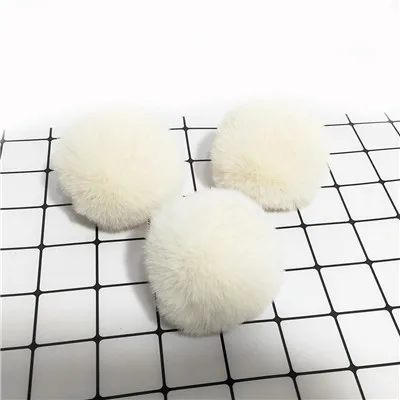 Помпон из искусственного меха 8 см