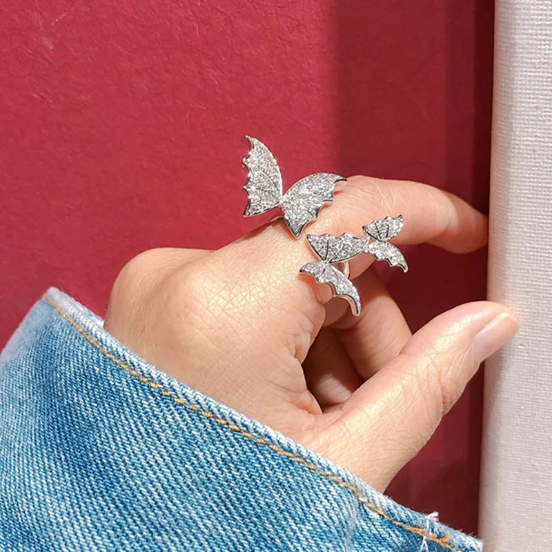 Новое поступление кольца с изменяемым размером в виде бабочки серебристого