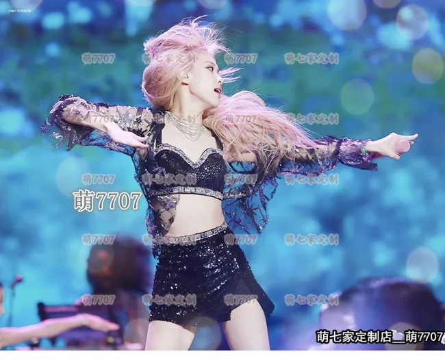 Женский короткий топ с блестками и шорты высокой талией