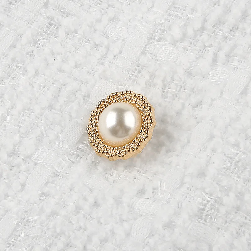 BOOFEENAA твидовая белая короткая куртка с жемчужными пуговицами Женский блейзер