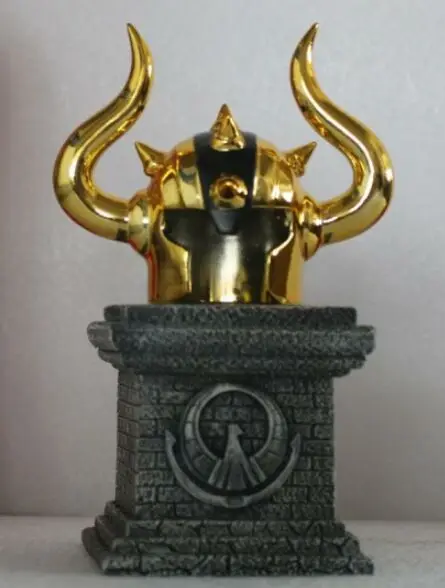 В наличии шлем Saint seiya Taurus с основой модель Seiya Броня из ткани миф золото не