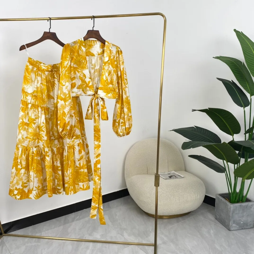 

Two Piece Set Noble Women Dress 2021 Summer Hot Sale Yellow Leaf Print Long Sleeve Crop Blouses and Skirts Top Quality