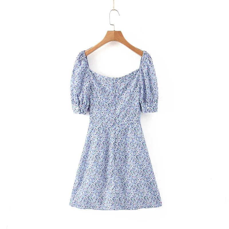 Платье женское летнее белое с квадратным вырезом коротким рукавом и цветочным