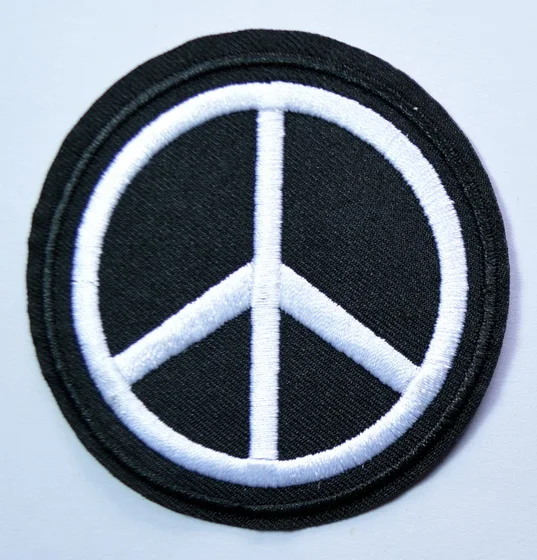 

1x White & BLACK PEACE SIGN SYMBOL hippie retro boho flower power love applique Iron on patch (≈ 6.8 * 7 cm)