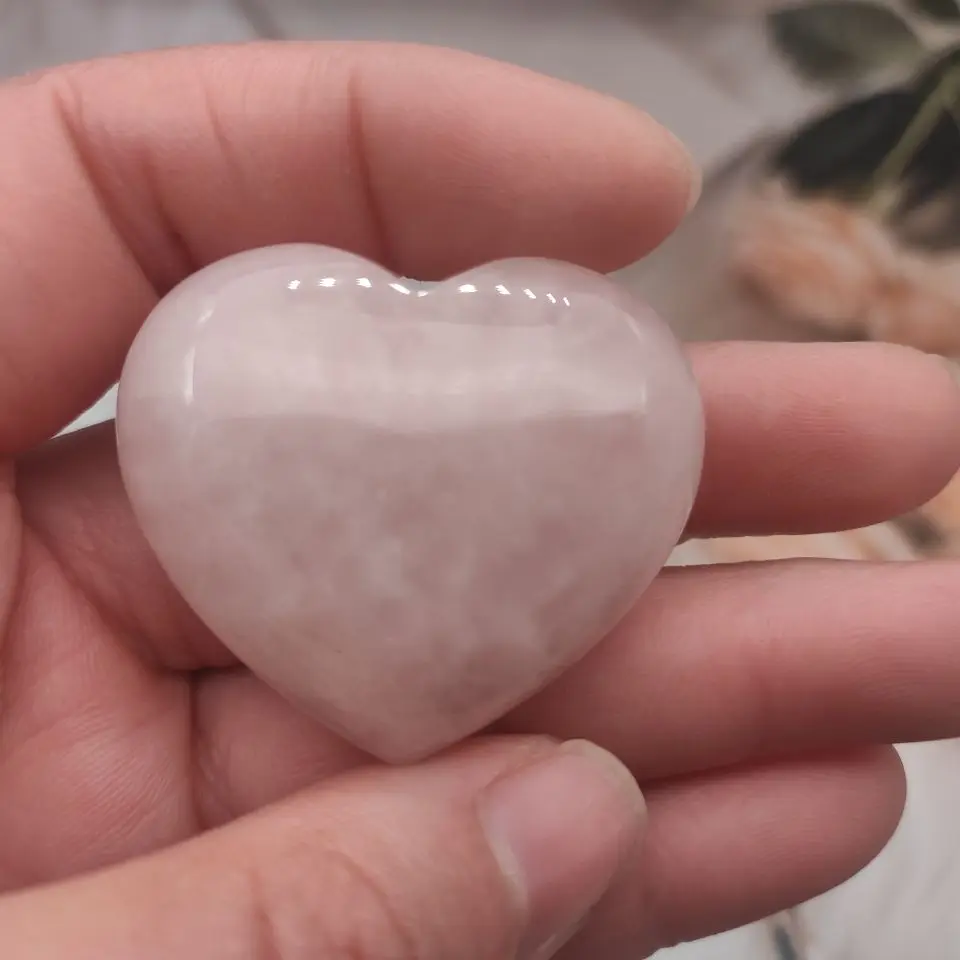 

1 шт. в форме сердца, натуральные лечебные камни, розовый кварц