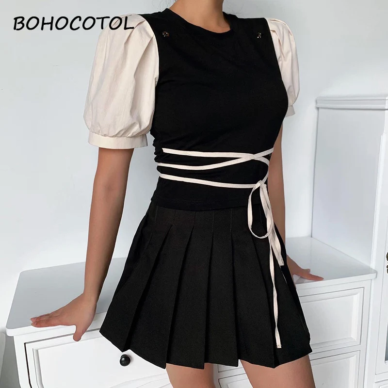 

Женский топ с короткими рукавами, облегающий плиссированный топ с круглым вырезом, пуговицами и пряжкой, лето