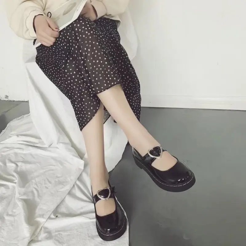 

British Style Patent Leather Flats Woman Shoes Love buckle Loafers Slip on Footwear Female Round Toe Thick Heel shoes M9-47