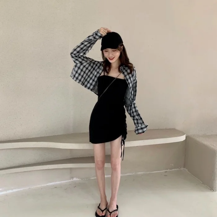 

Короткая свободная подкладка в клетку в стиле ретро