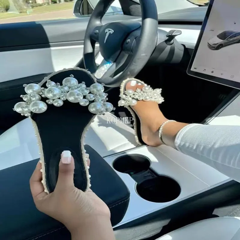 

Шлепанцы с жемчугом, женские летние сандалии, 2022, модные яркие женские пляжные шлепанцы с бриллиантами, Уличная обувь на плоской подошве, ...