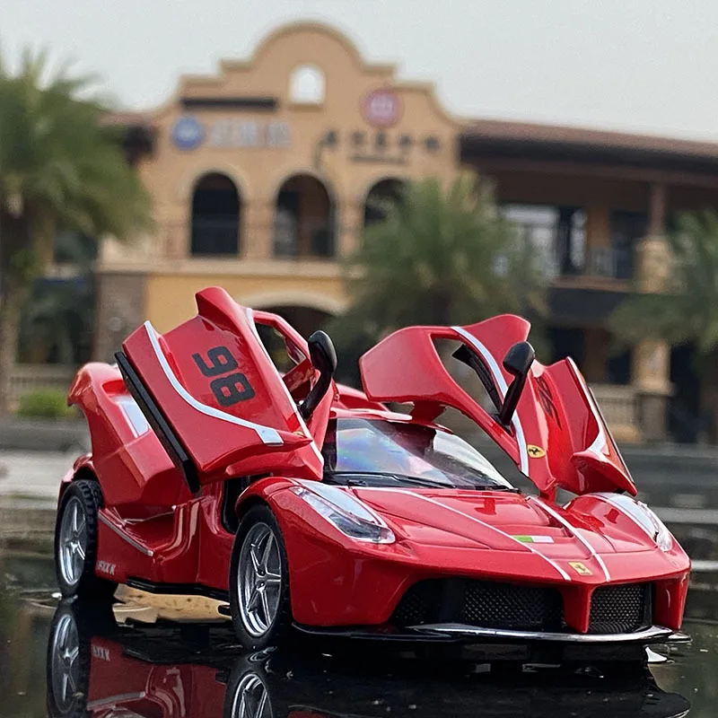Модель автомобиля феррарис FXXK Laferrari в масштабе 1:32 модель из сплава литой под