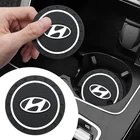 Автомобильный Противоскользящий коврик для подстаканника, аксессуары для автомобильных подставок для Hyundai I30 I20 IX35 Sonata Veloster Elantra Santa Kona с эмблемой