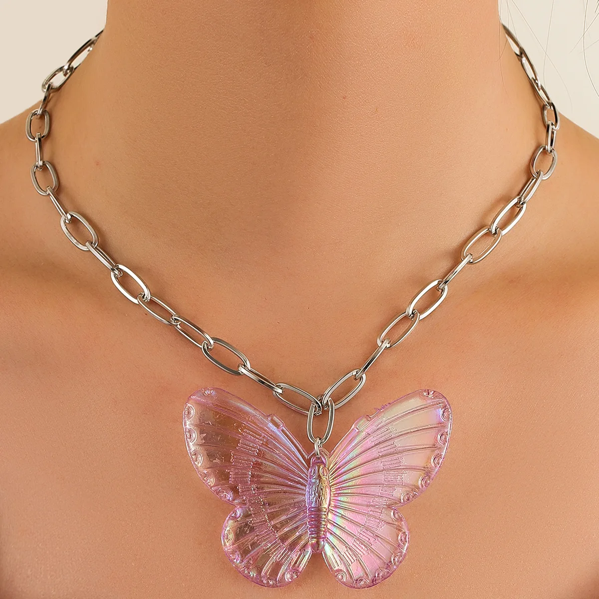 

1pc Sweet Cool Big Pink Butterfly Pendant Necklace Fashion Alloy Silver O-chain Necklace Simple Trendy Female Jewelry